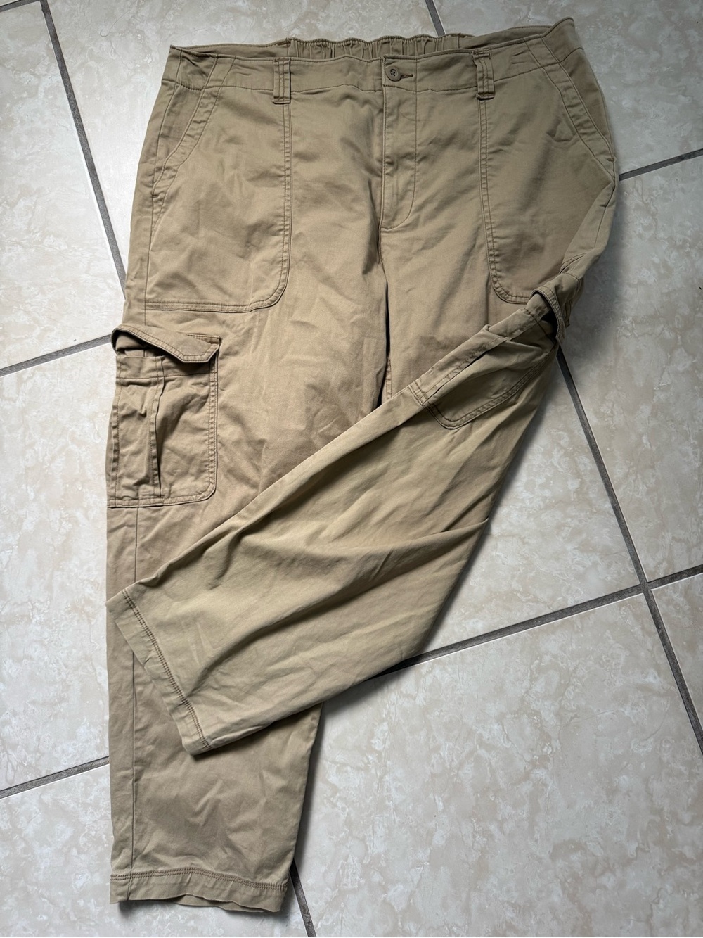 Old Navy Khaki Cargo Pants - Light Tan Size XL